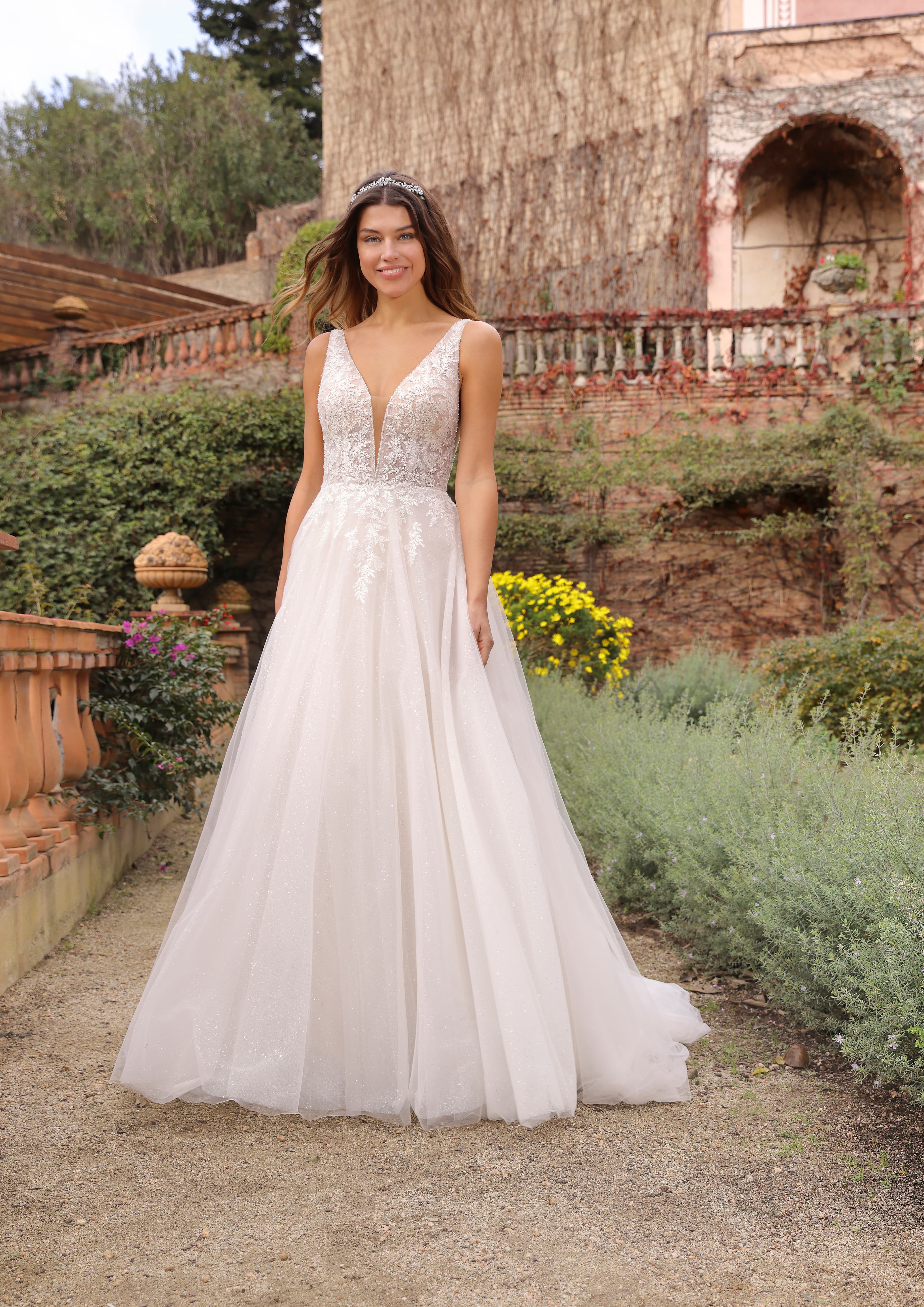 Lady Bird by Pronovias 11