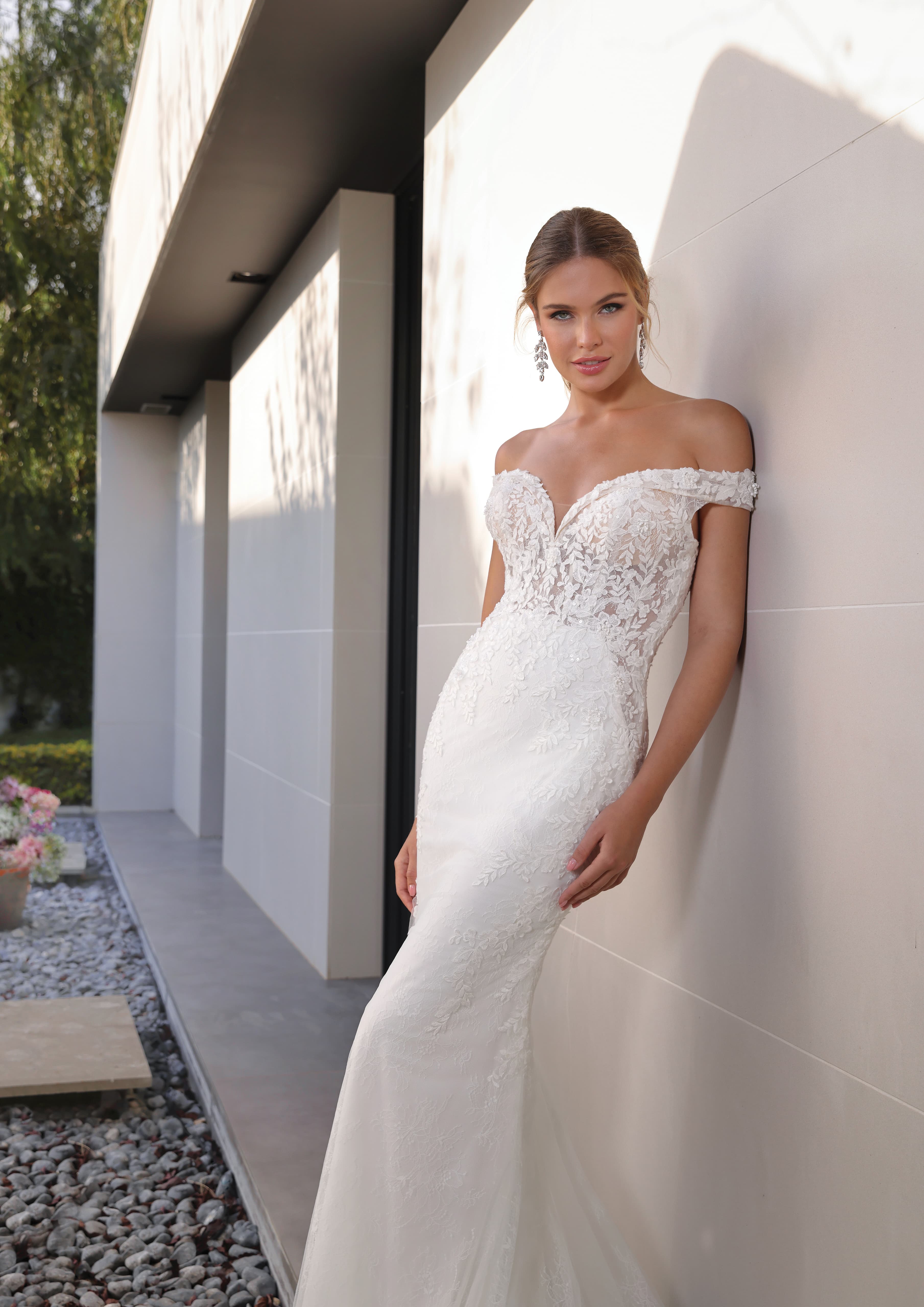 Lady Bird by Pronovias 16